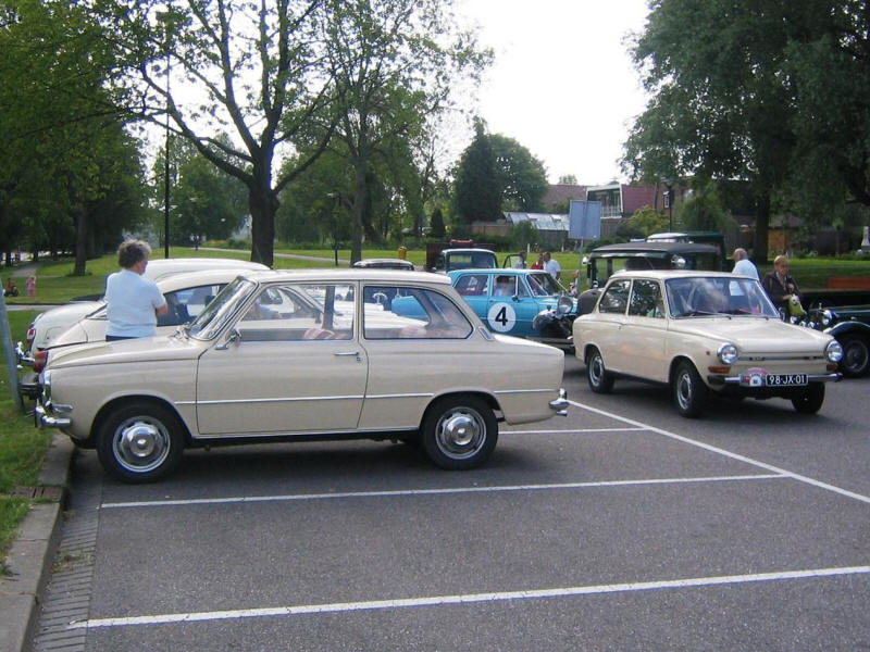 Een DAF 44 en 46 tijdens de oldtimerdag in Zoetermeer